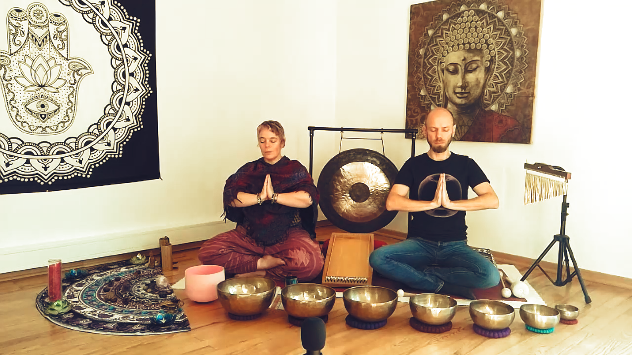 Foto von Sabine und Jochen bei der Chakrenmeditation